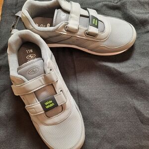 Mens Athletic Works Gray Velcro Size 11 Wide Sneakers
